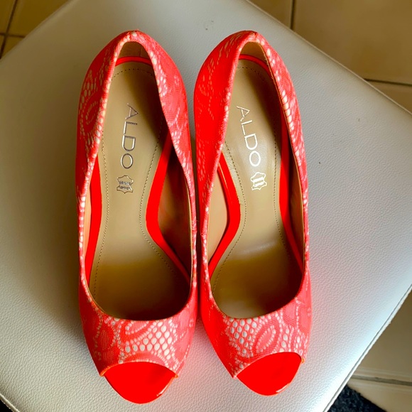 Like new aldo heels - Picture 1 of 8